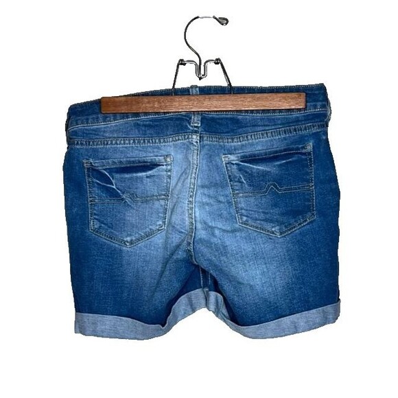 Arizona Jean Co Junior's Shorts Medium Wash Denim Low Rise Cuffed Size 5 - Picture 4 of 8